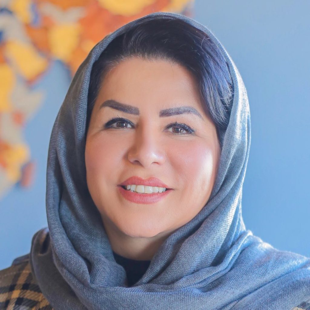 آرامش روزخوش؛ مربی کسب و کار